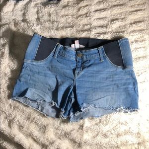Maternity shorts